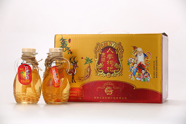 如科鹿鞭人參枸杞酒